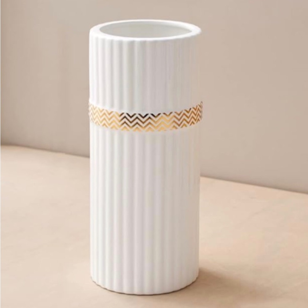 Modern ceramic white vase with gold colour trim NIB